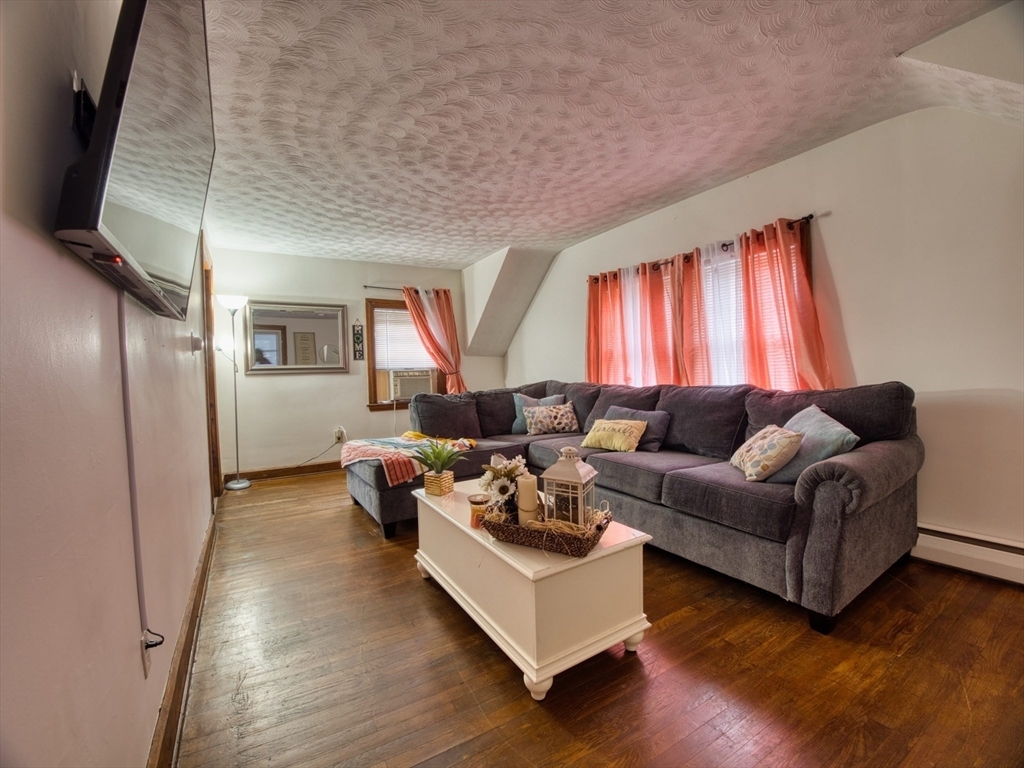 Property Photo: 54 Lens St MA 01550