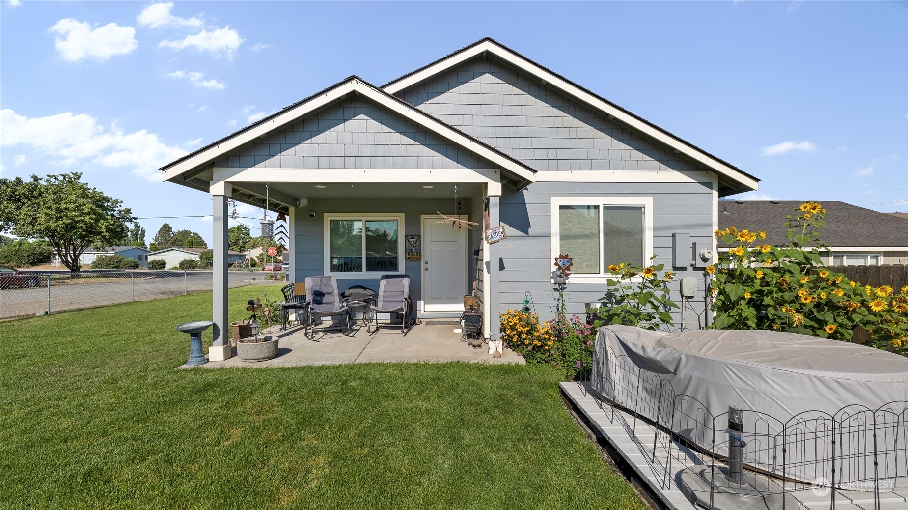 Property Photo:  428 W 7th Street  WA 98857 