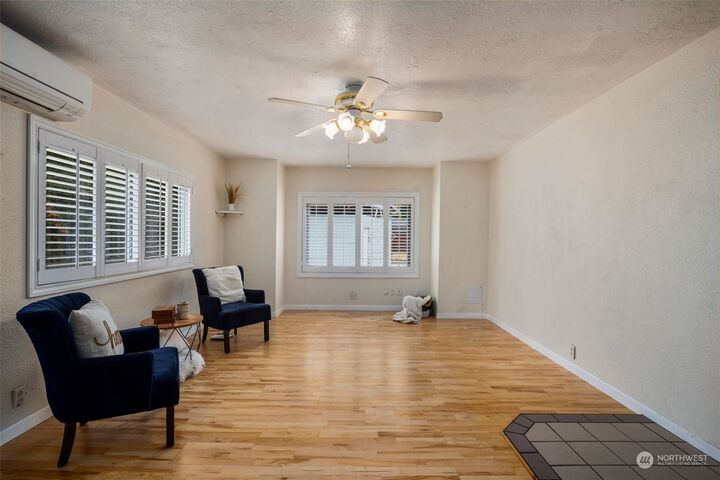 Property Photo:  119 Lone Oak Road  WA 98632 