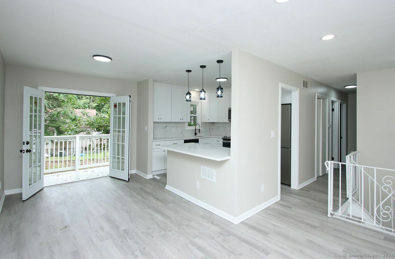 Property Photo:  2 Lakeview Avenue  CT 06516 