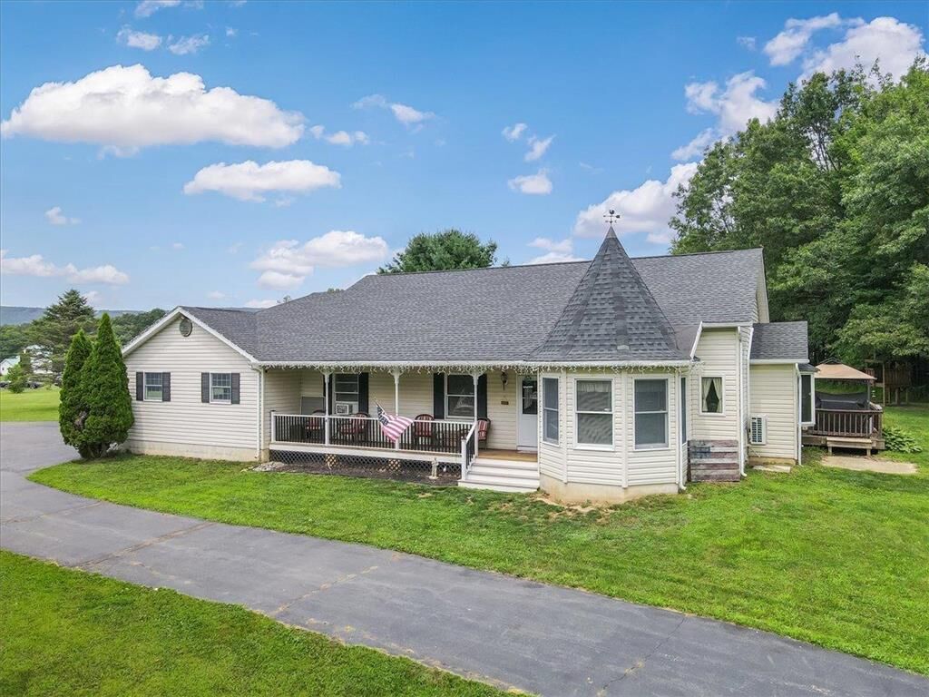 Property Photo: 131 Galaxy Way PA 18330