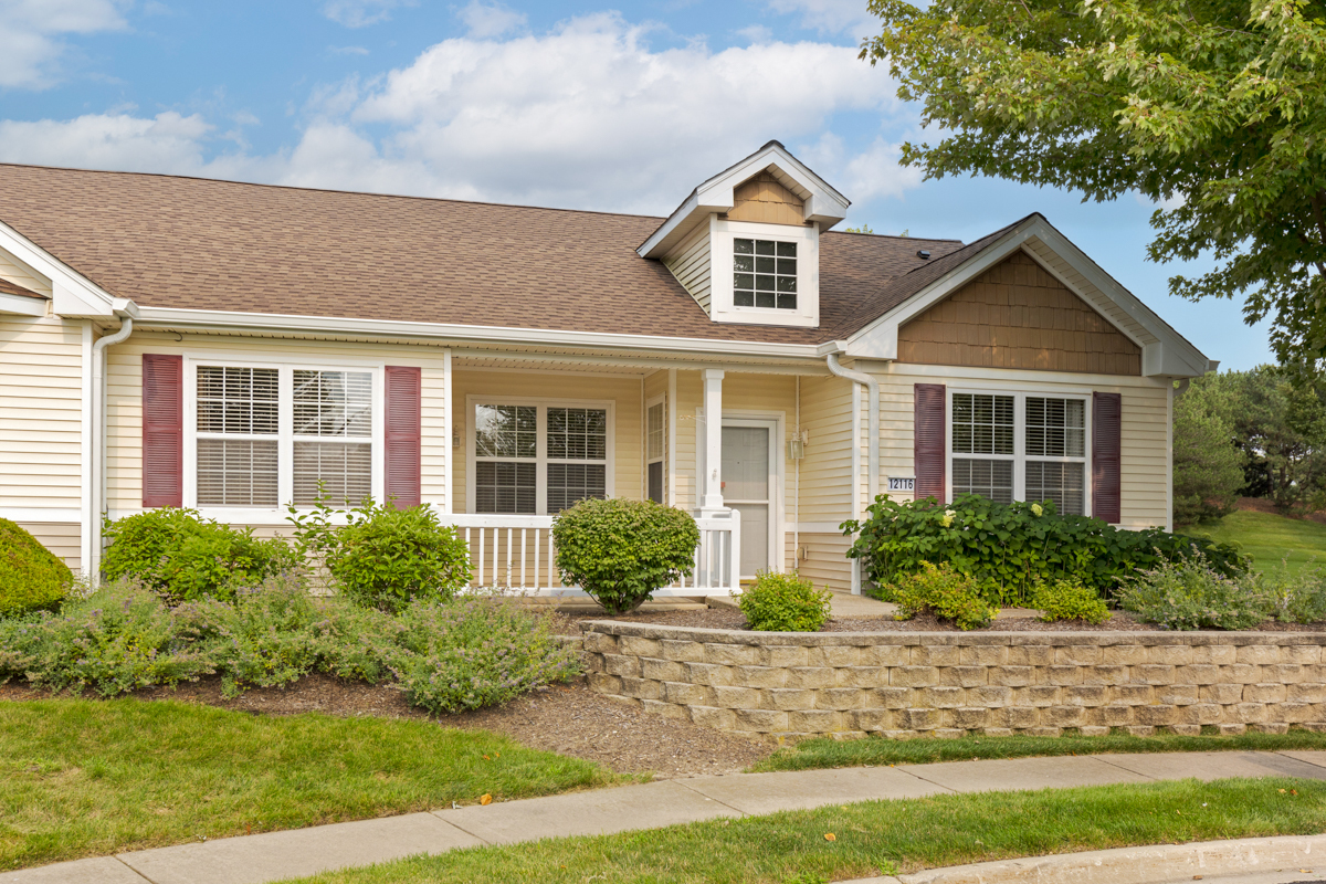 Property Photo:  12116 White Tail Lane  IL 60142 