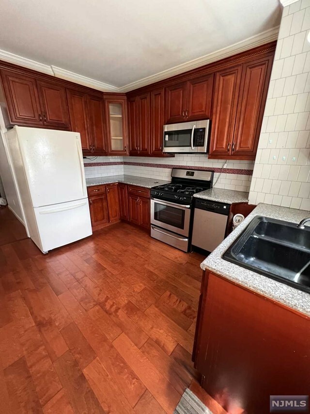 Property Photo:  14 Whitman Avenue 1  NJ 07306 