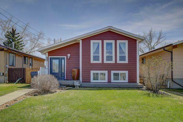 1345 4 Avenue SW  Drumheller AB T0J 0Y2 photo