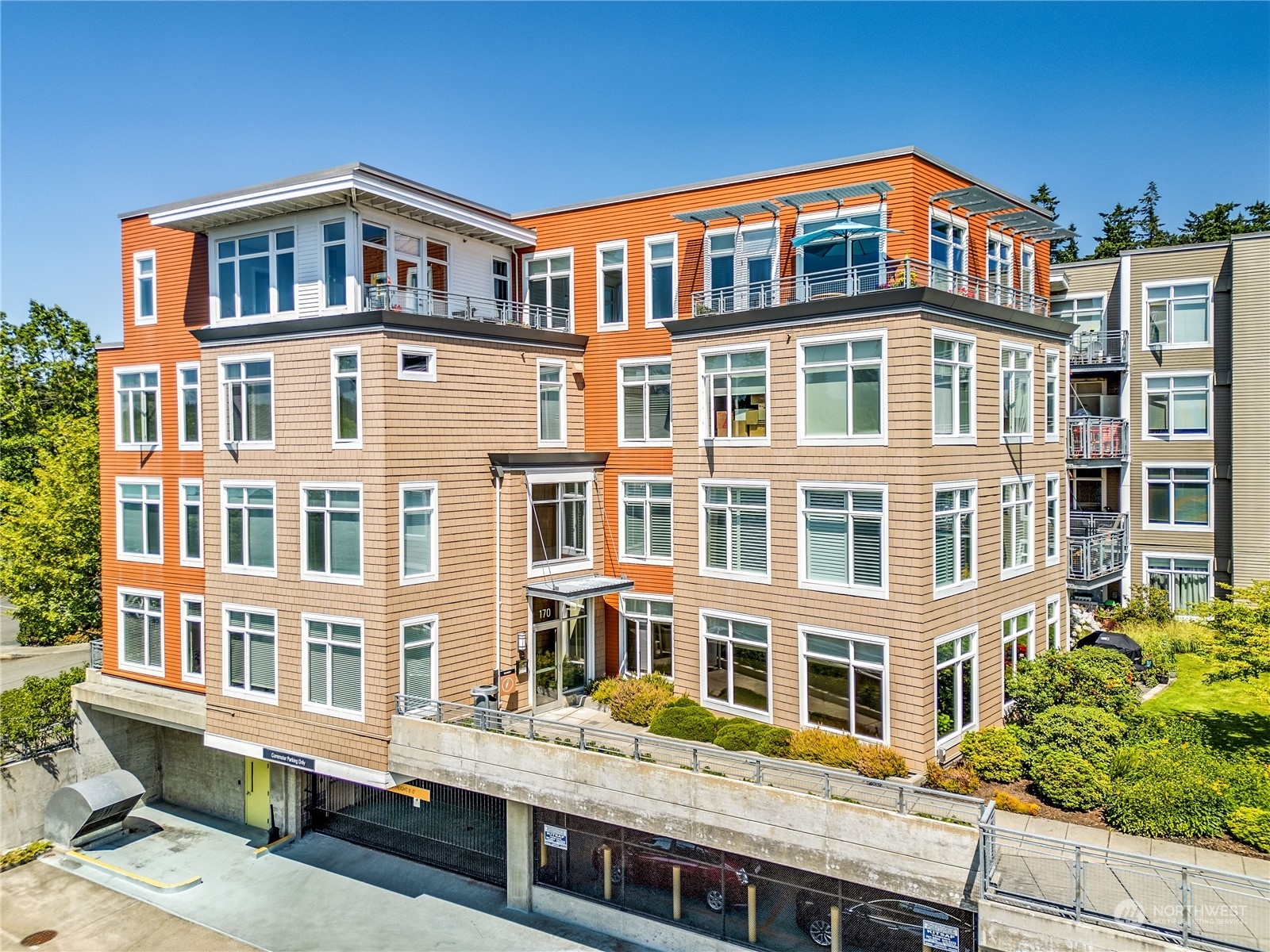 Property Photo:  170 Harbor Square Loop NE A408  WA 98110 