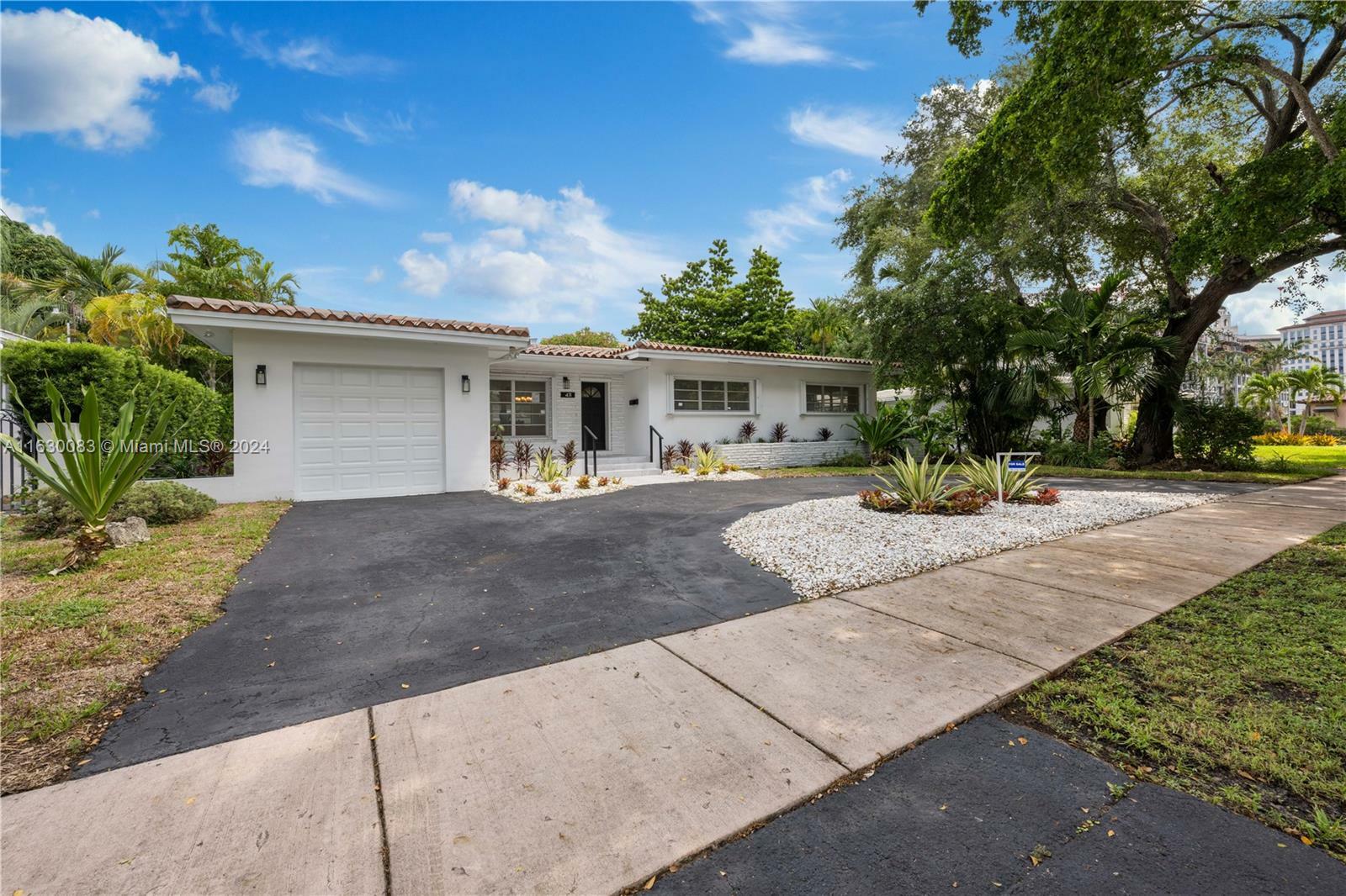 Property Photo:  411 Malaga Ave  FL 33134 