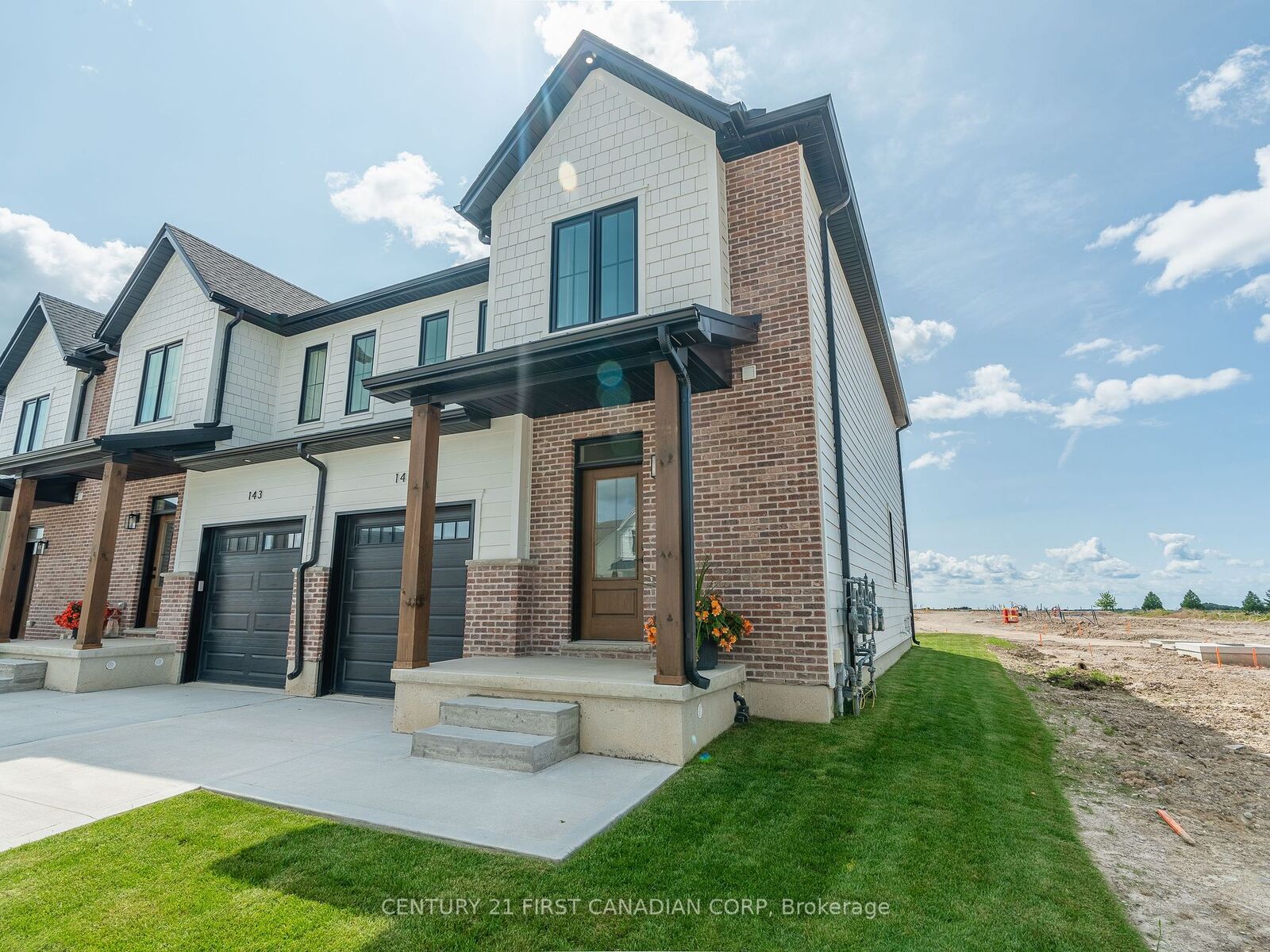 Property Photo:  147-38 Scotts Dr  ON N0M 2J0 