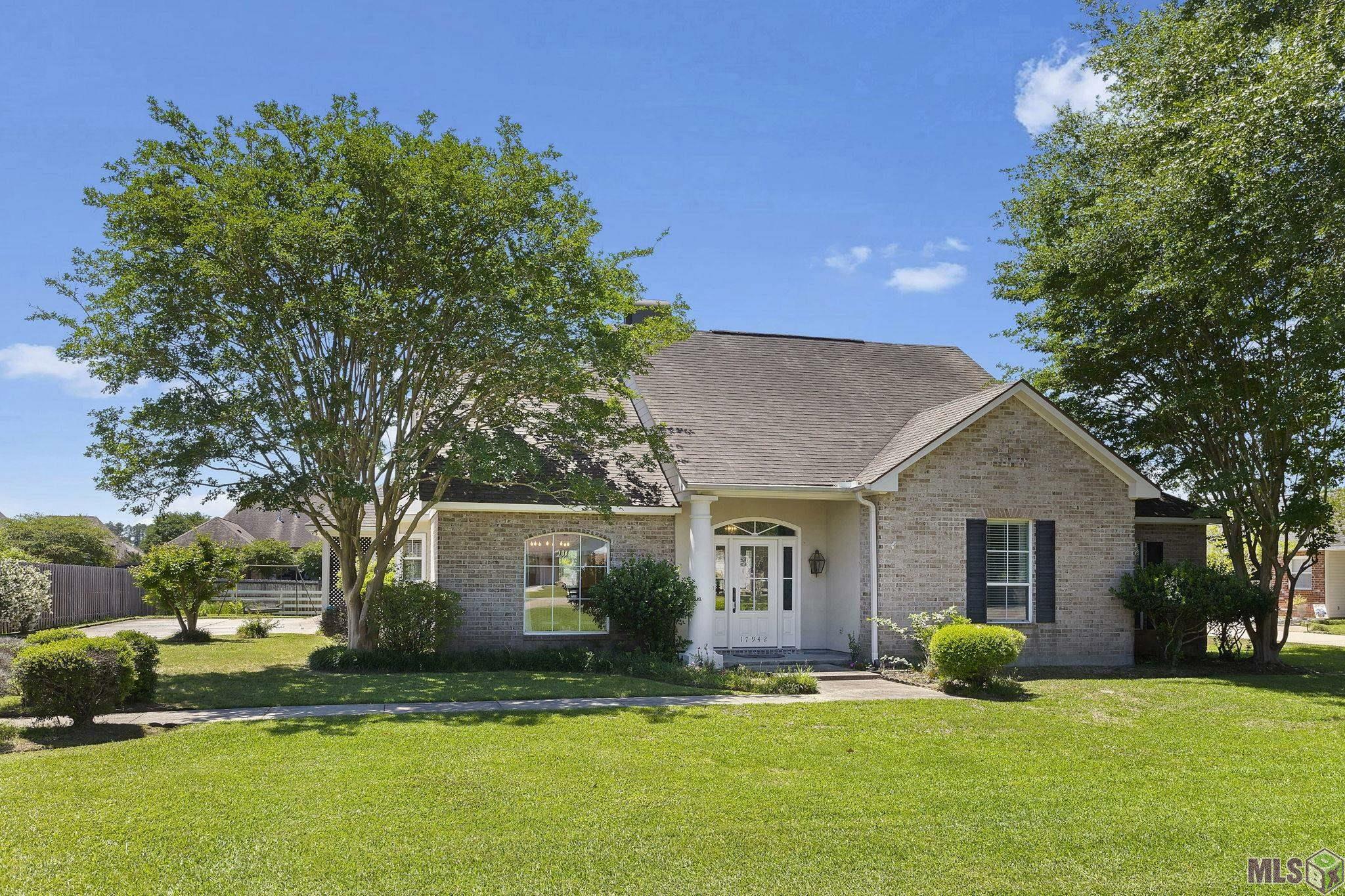 Property Photo: 17942 Burnham Way LA 70739
