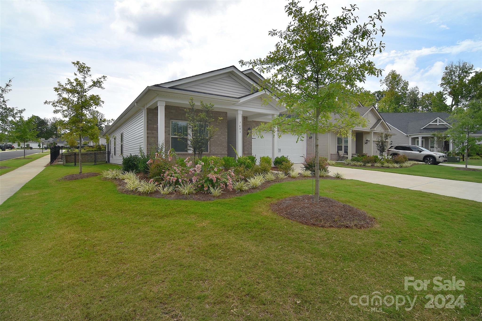 Property Photo:  7403 American Elm Road  NC 28215 