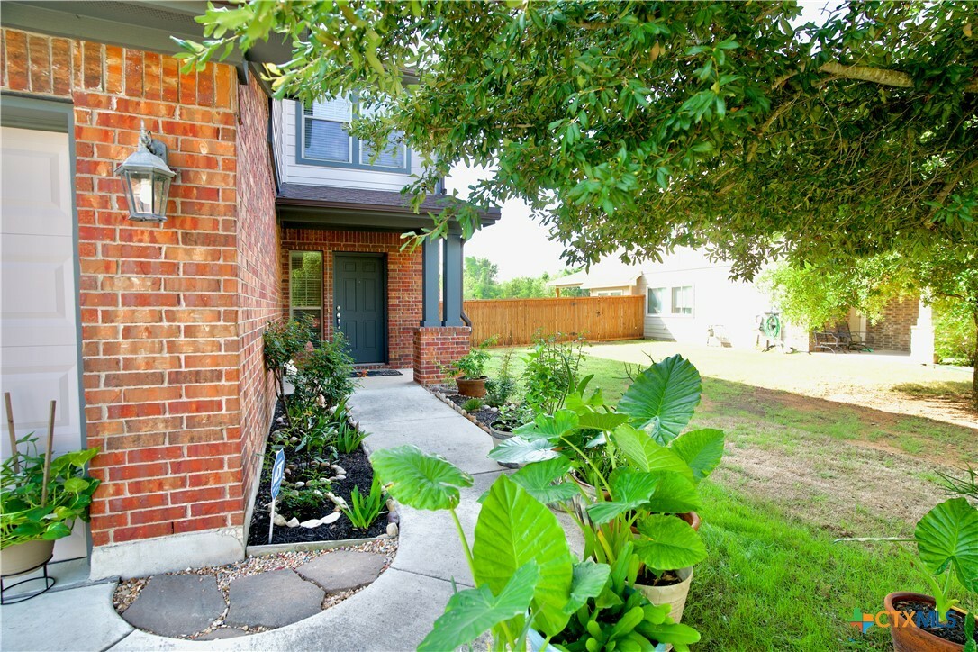 Property Photo:  146 Silo Street  TX 78666 