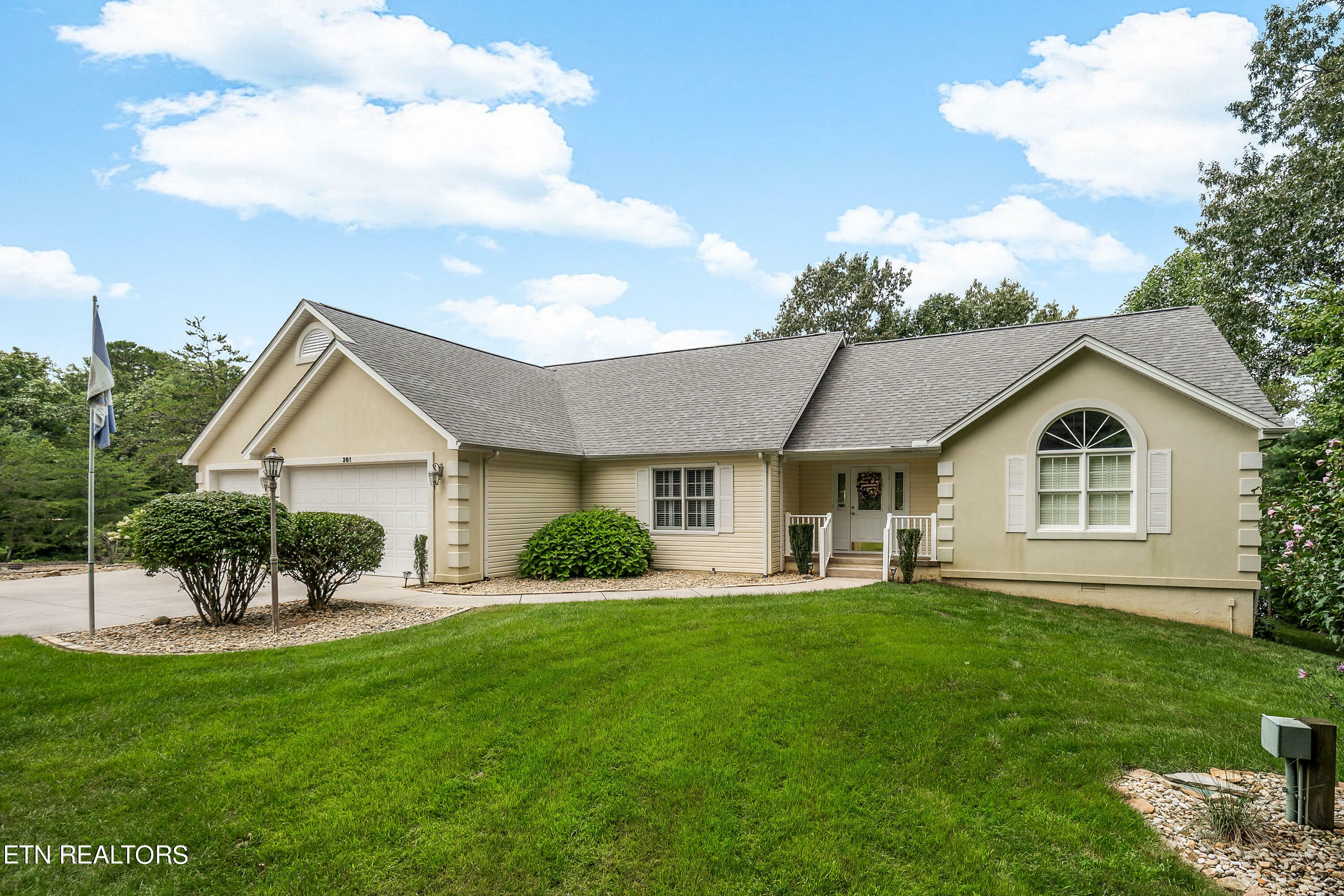 Property Photo:  261 Pomeroy Drive  TN 38558 