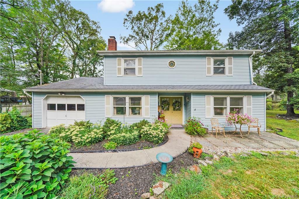 Property Photo:  383 Chestnut Avenue  NY 12553 