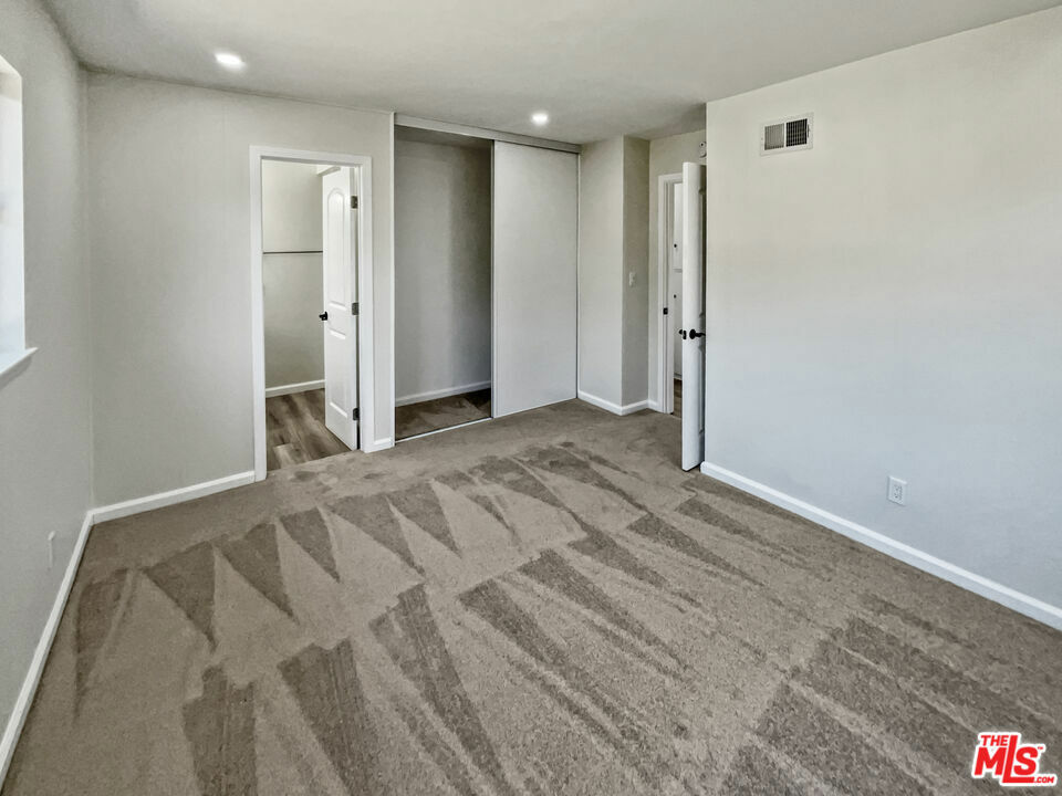 Property Photo:  19231 Newland Street  CA 92646 