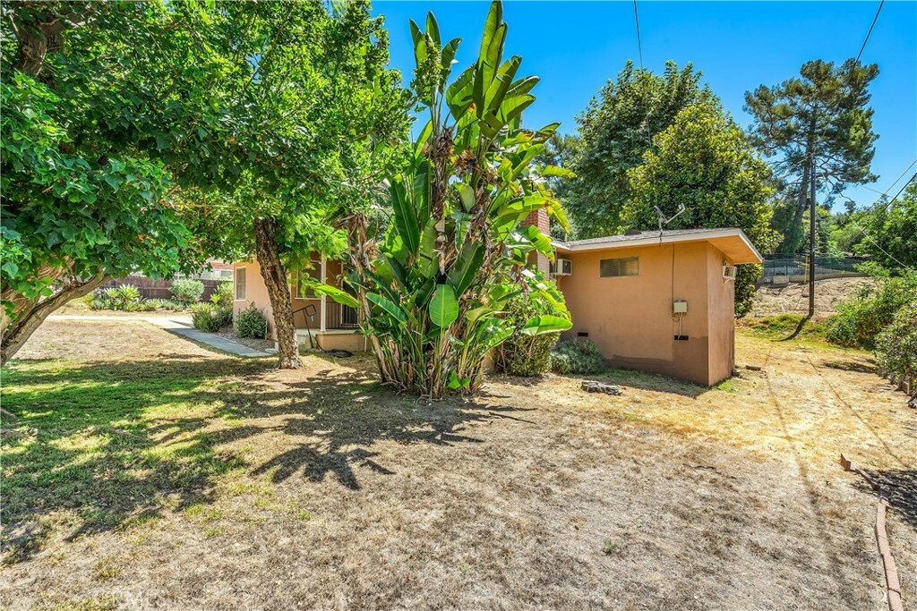 Property Photo:  1012 Norumbega Drive  CA 91016 