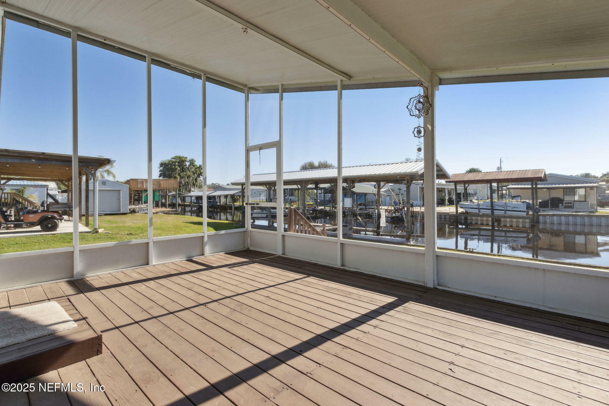 Property Photo:  118 Paradise Drive  FL 32193 