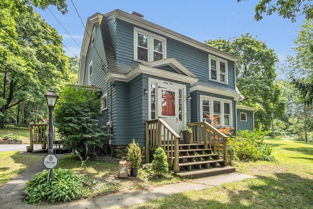 Property Photo:  64 Moreland St  MA 01609 