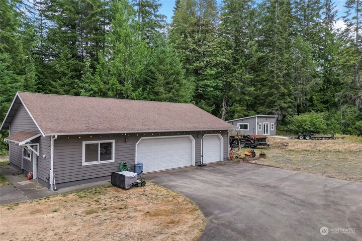 Property Photo: 5123 Wilkinson Rd W WA 98312