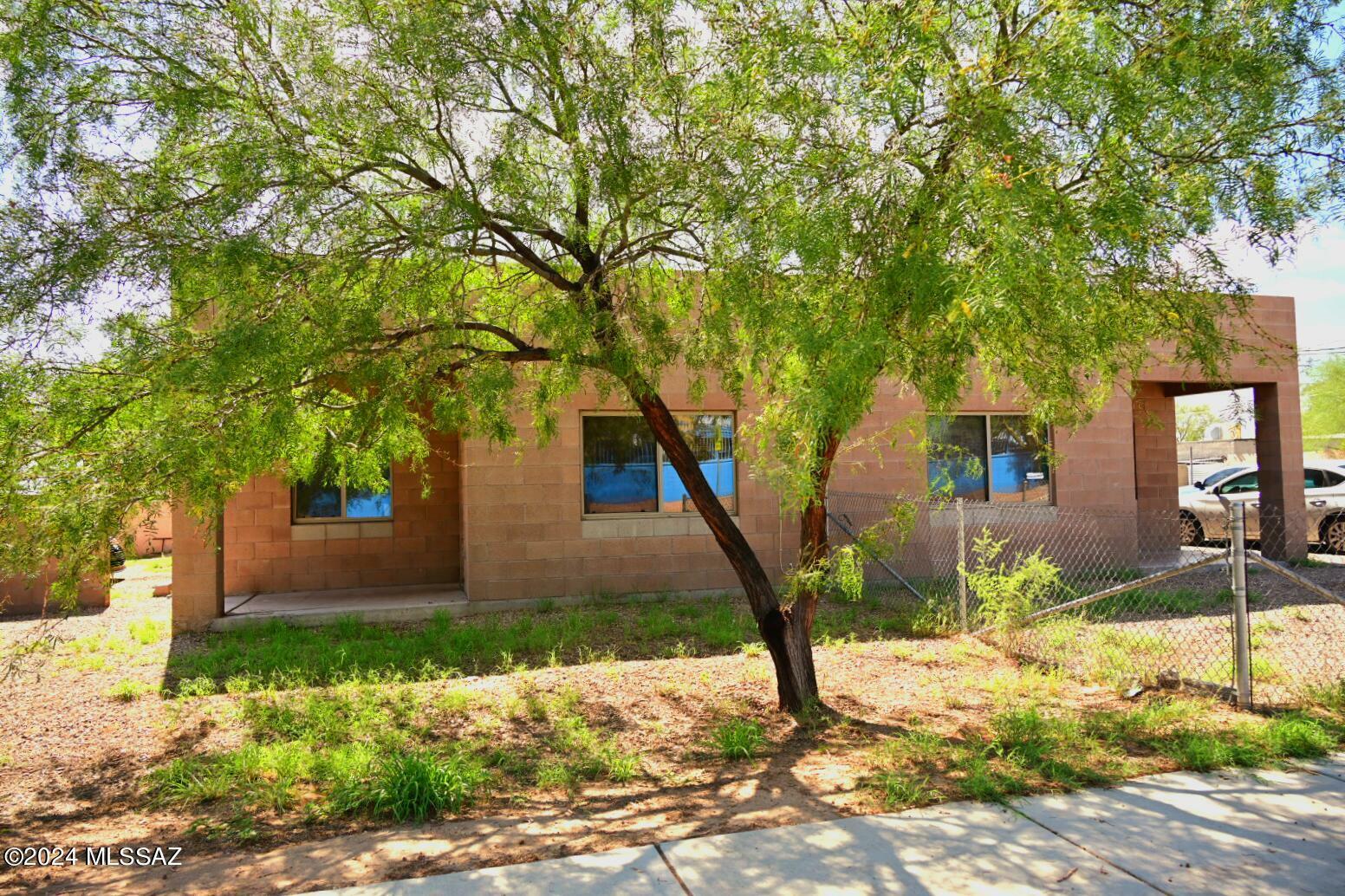 Property Photo:  302 W Canada Street  AZ 85706 