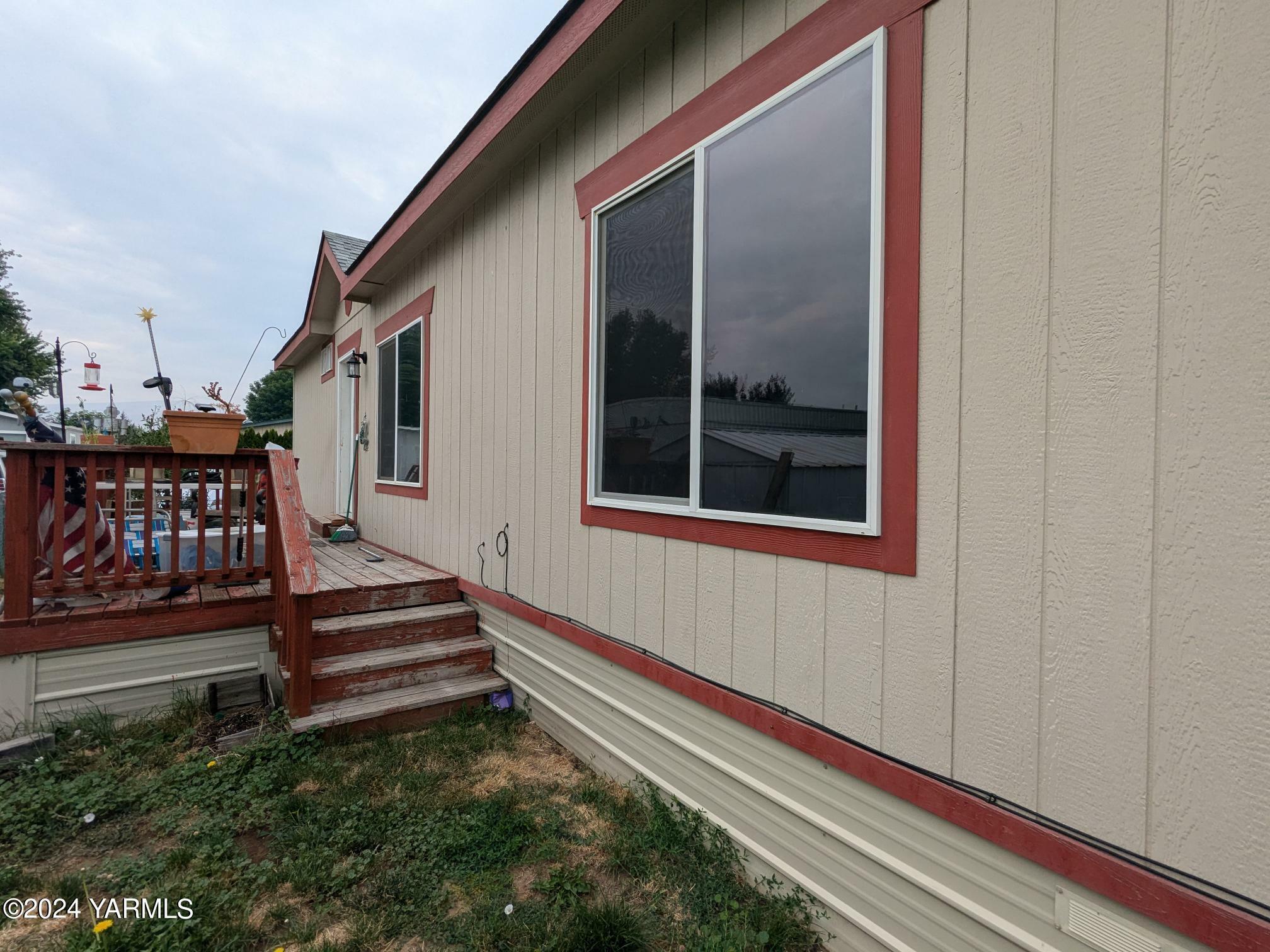 Property Photo:  710 State Route 821 56  WA 98908 