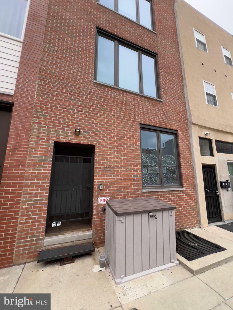 Property Photo:  991 N Marshall Street A  PA 19123 