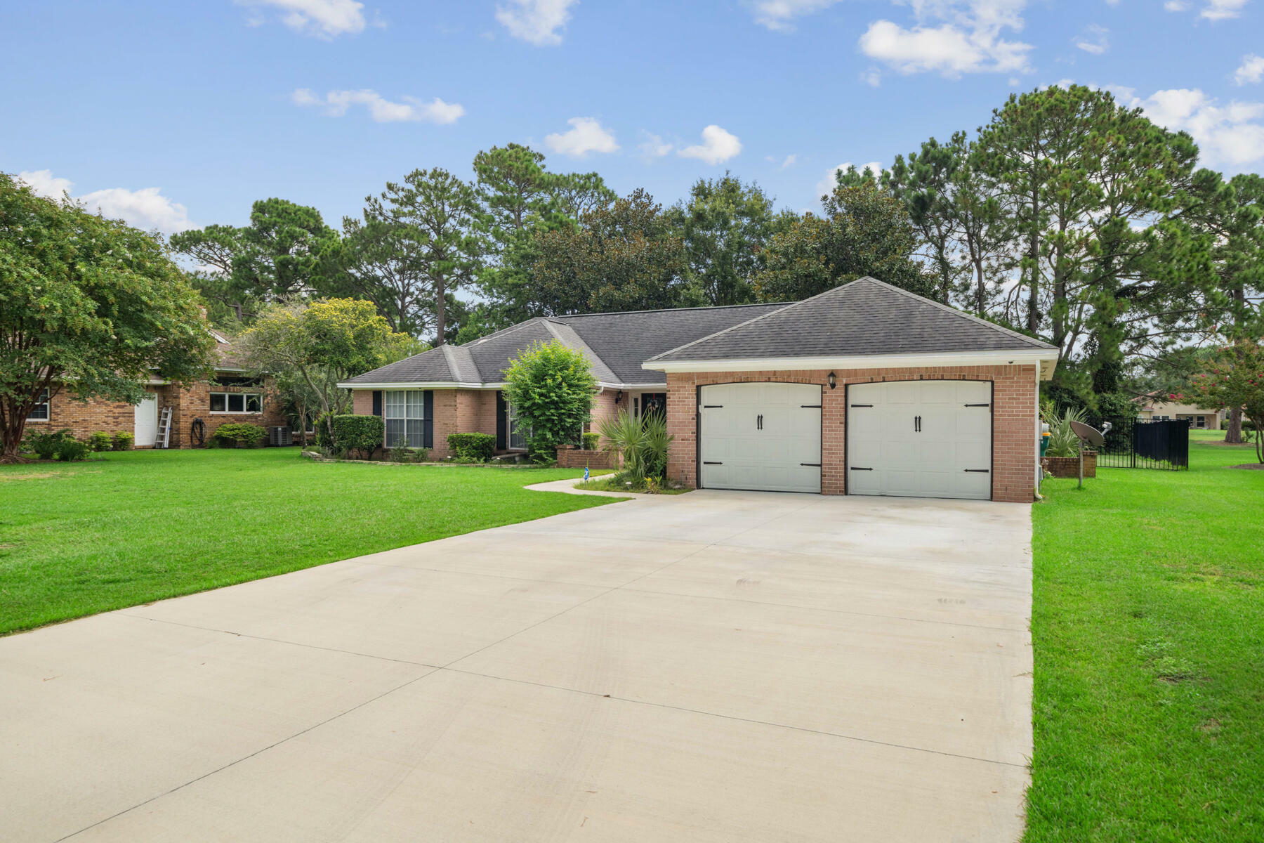 Property Photo:  124 Baywind Drive  FL 32578 