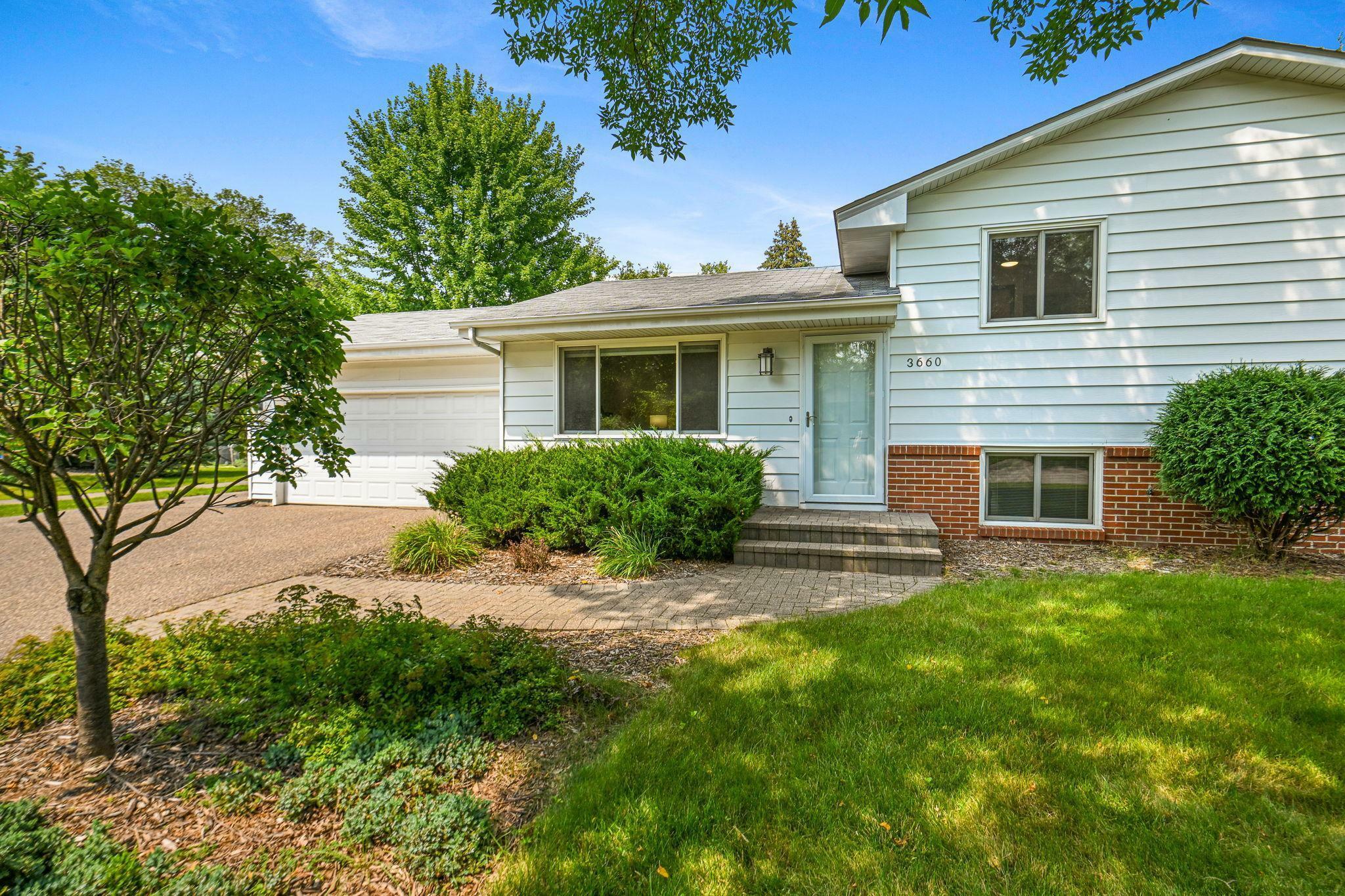 Property Photo:  3660 Saratoga Lane N  MN 55441 