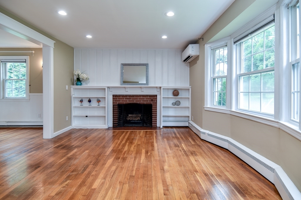 Property Photo:  48 Edgebrook Rd  MA 01701 