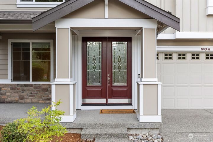 Property Photo:  204 Hoquiam Place SE  WA 98059 