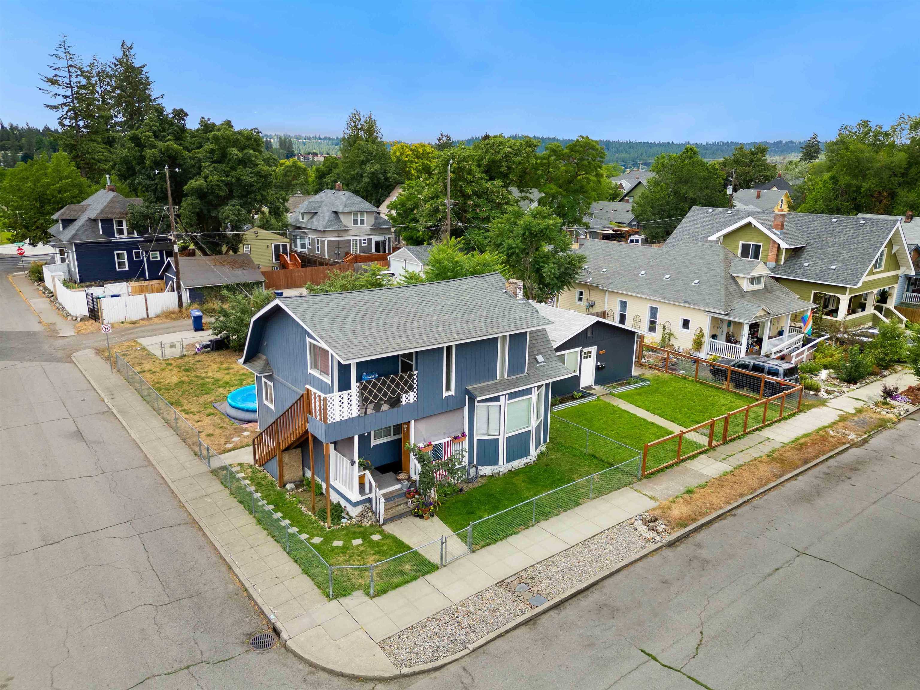 Property Photo:  2101 W Mallon Ave  WA 99205 