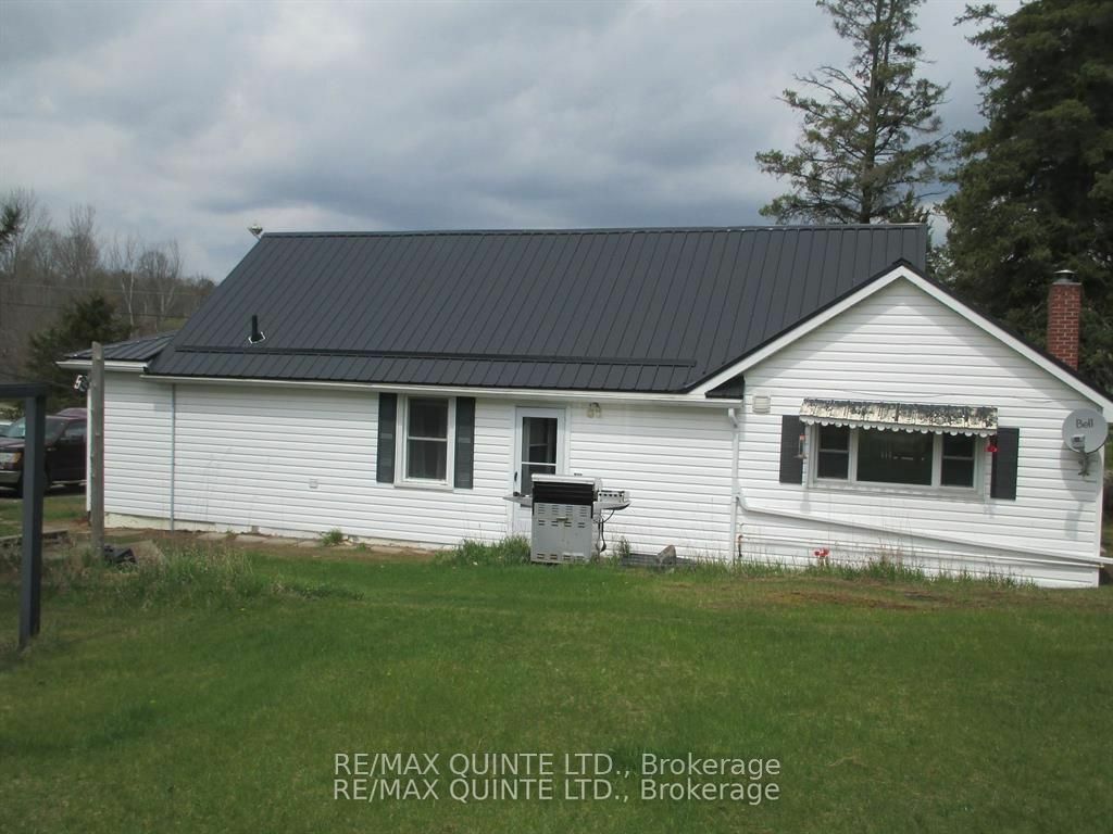 Property Photo:  142 Crookston Rd  ON K0K 2K0 