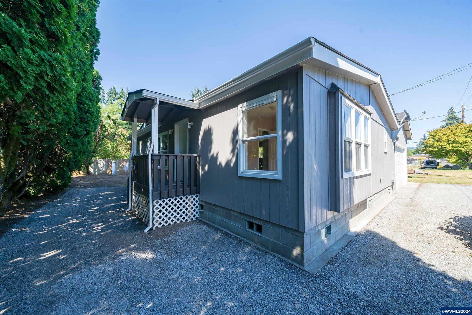 Property Photo: 419 W Main St OR 97358