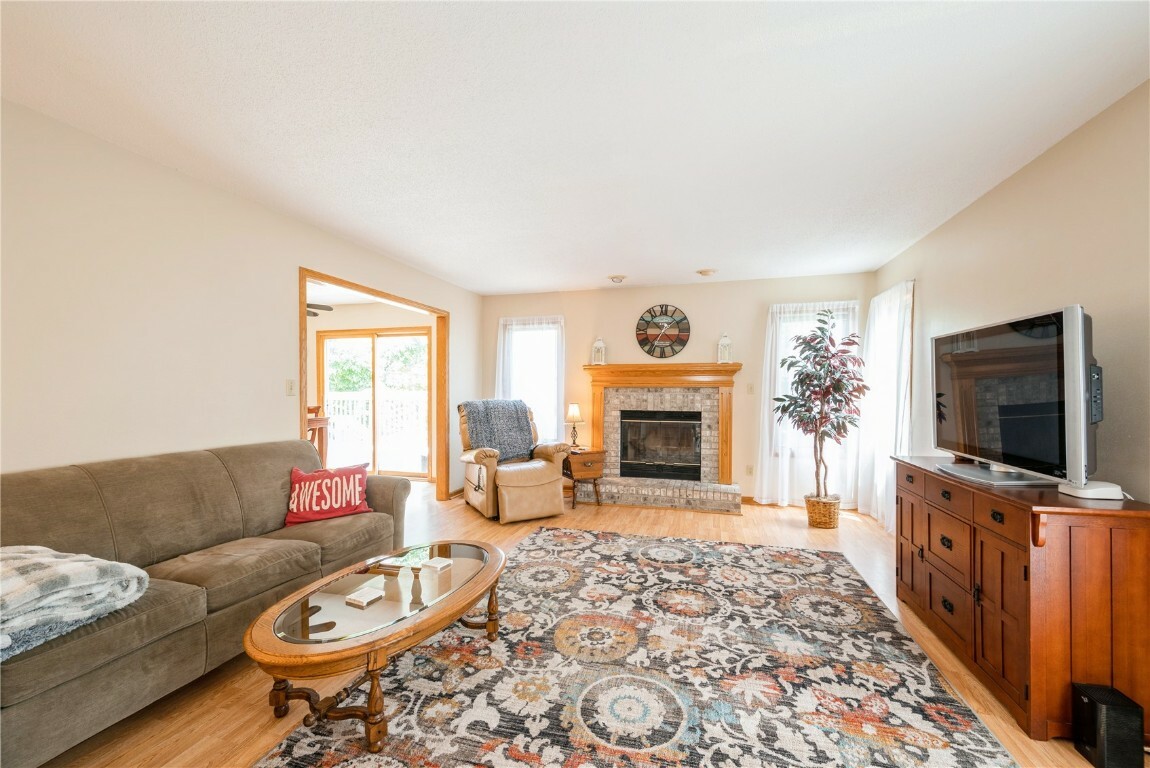 Property Photo:  3226 Riverside Dr  IA 52402 