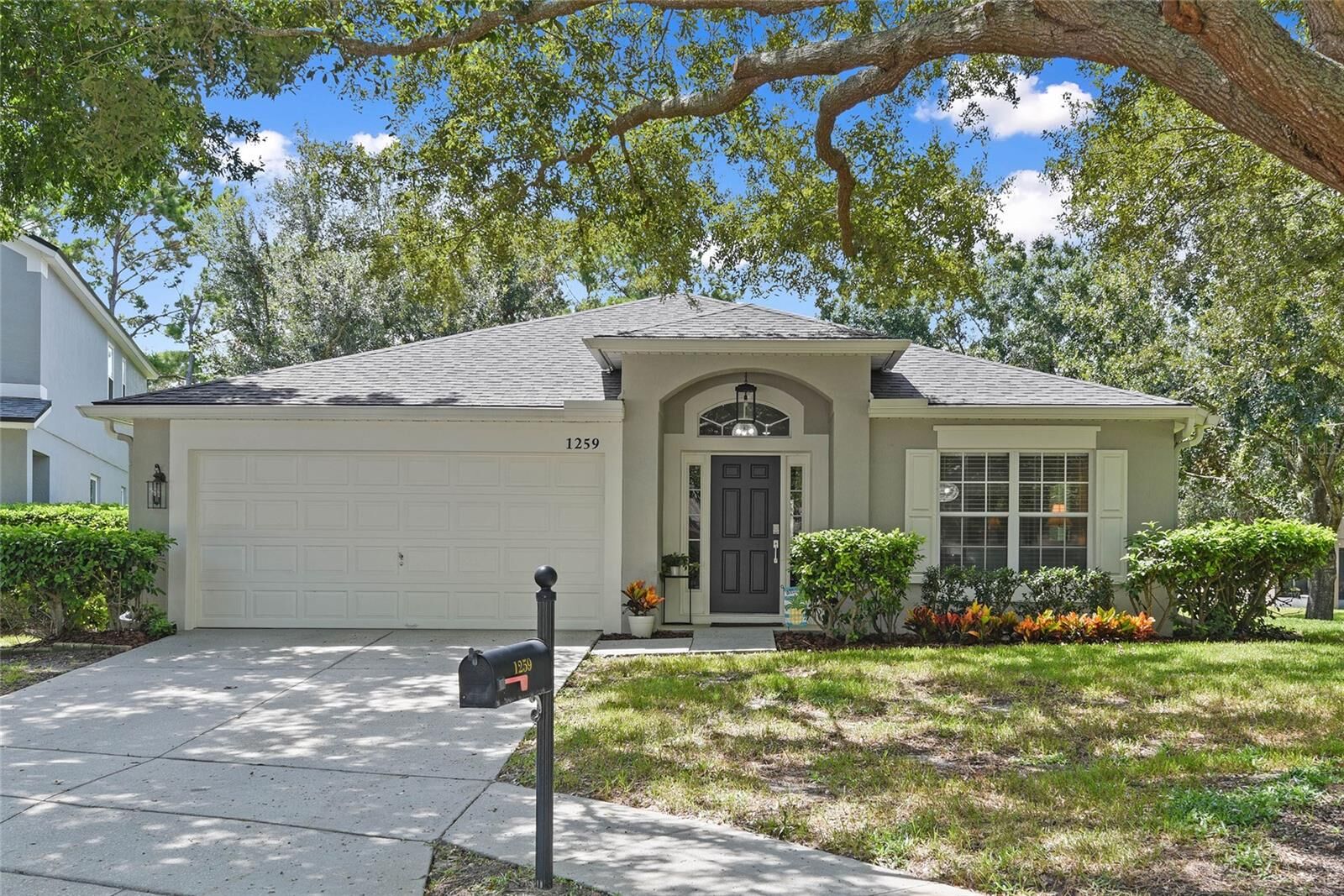 Property Photo:  1259 Grantham Court  FL 32707 