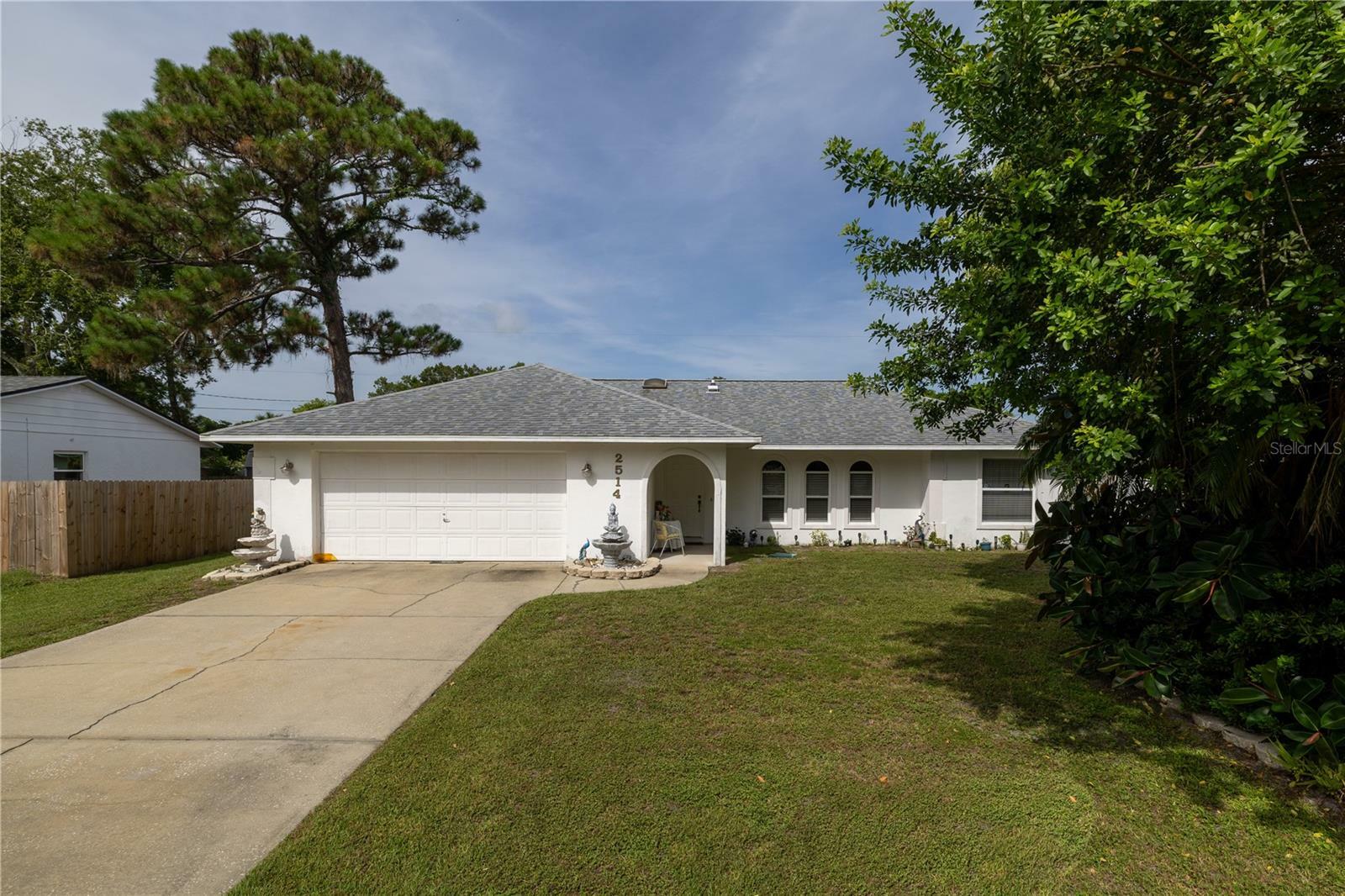 Property Photo: 2514 Sabal Palm Drive FL 32141