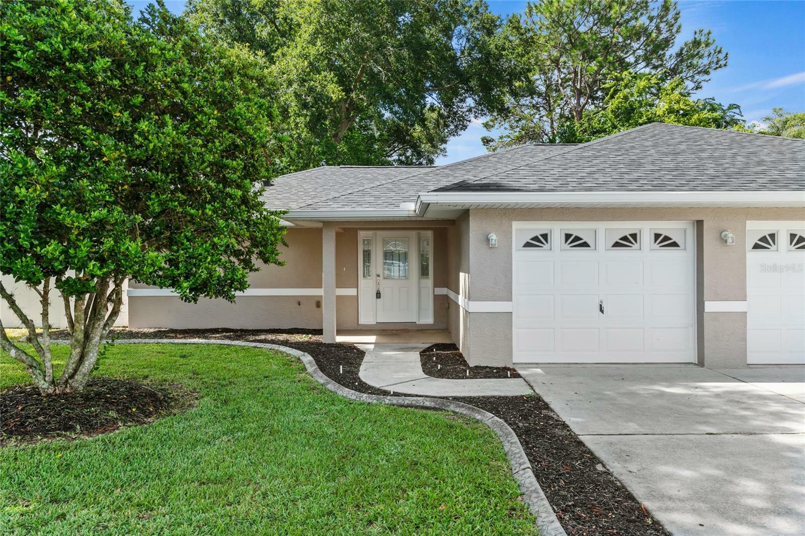 Property Photo:  810 Ridge Avenue  FL 34785 