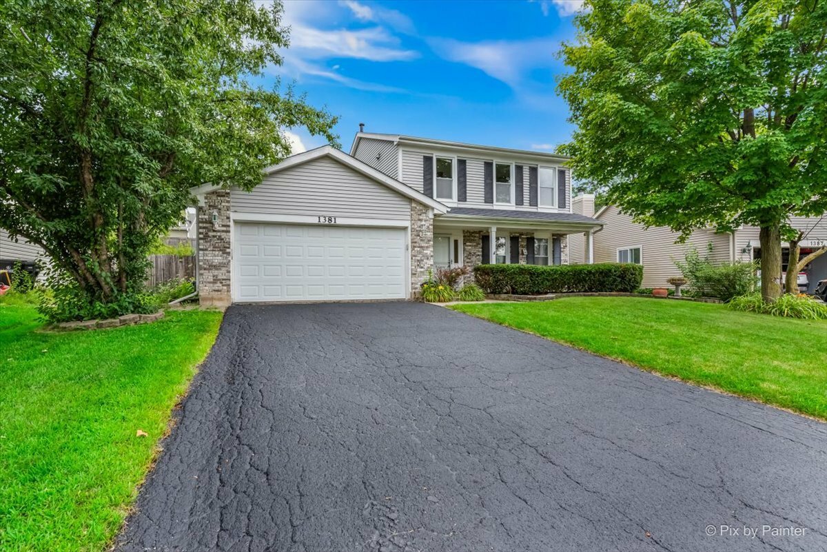 Property Photo:  1381 Parkridge Court  IL 60014 