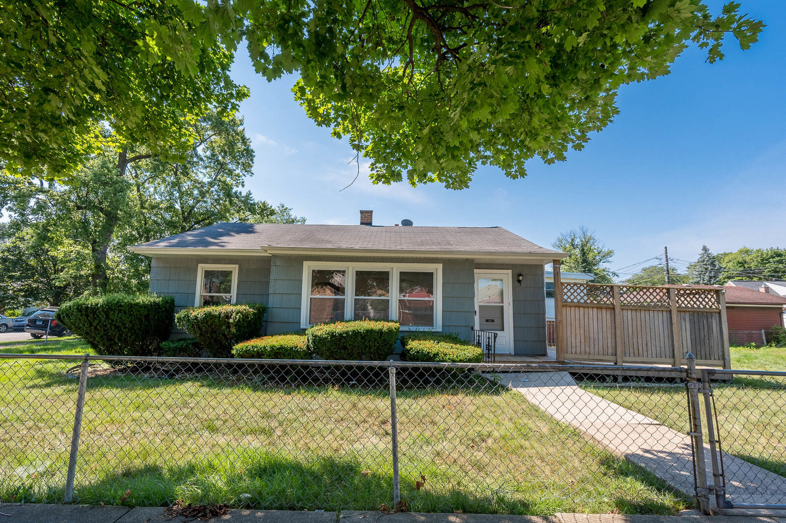 Property Photo: 10702 S Albany Avenue IL 60655