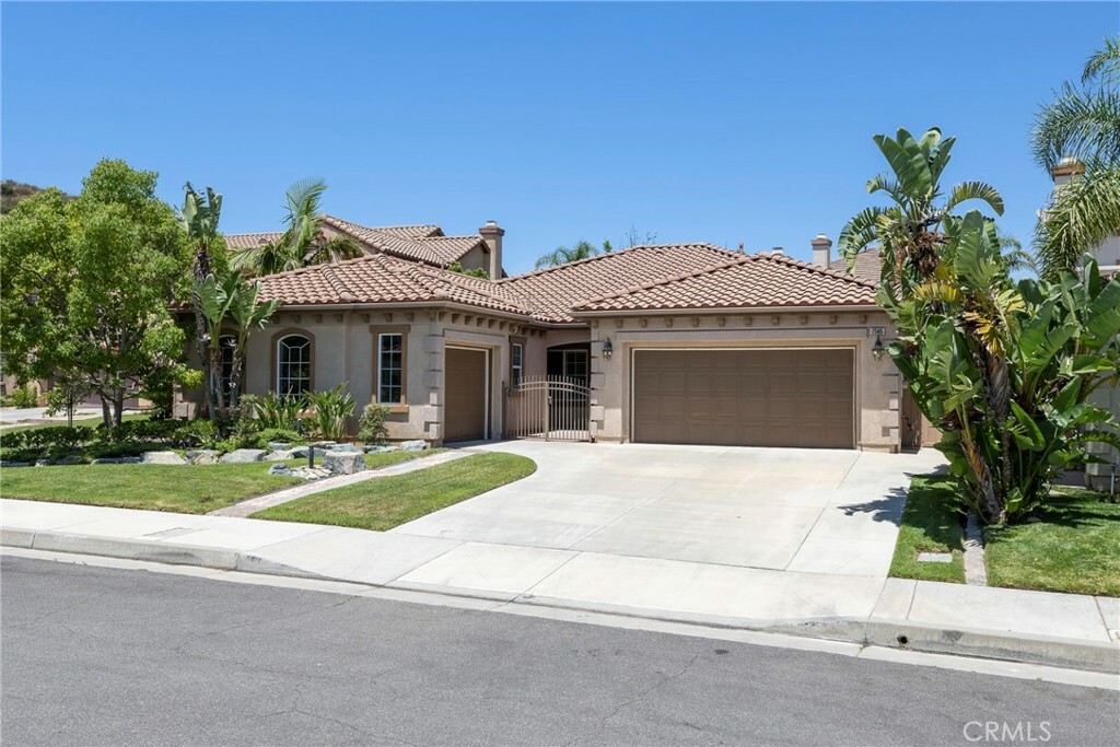 Property Photo:  2585 N Falconer Way  CA 92867 