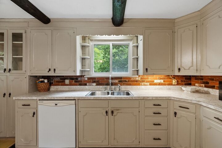 Property Photo:  168 Main St  MA 01473 