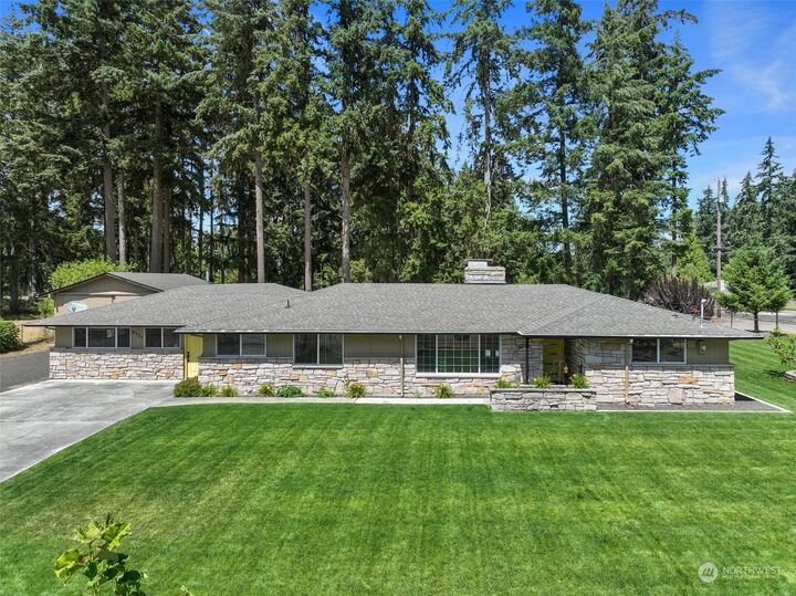 Property Photo:  9721  118th Street E  WA 98373 