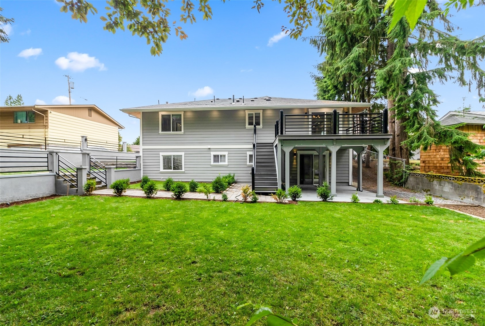 Property Photo:  5515 Beverly Lane  WA 98203 