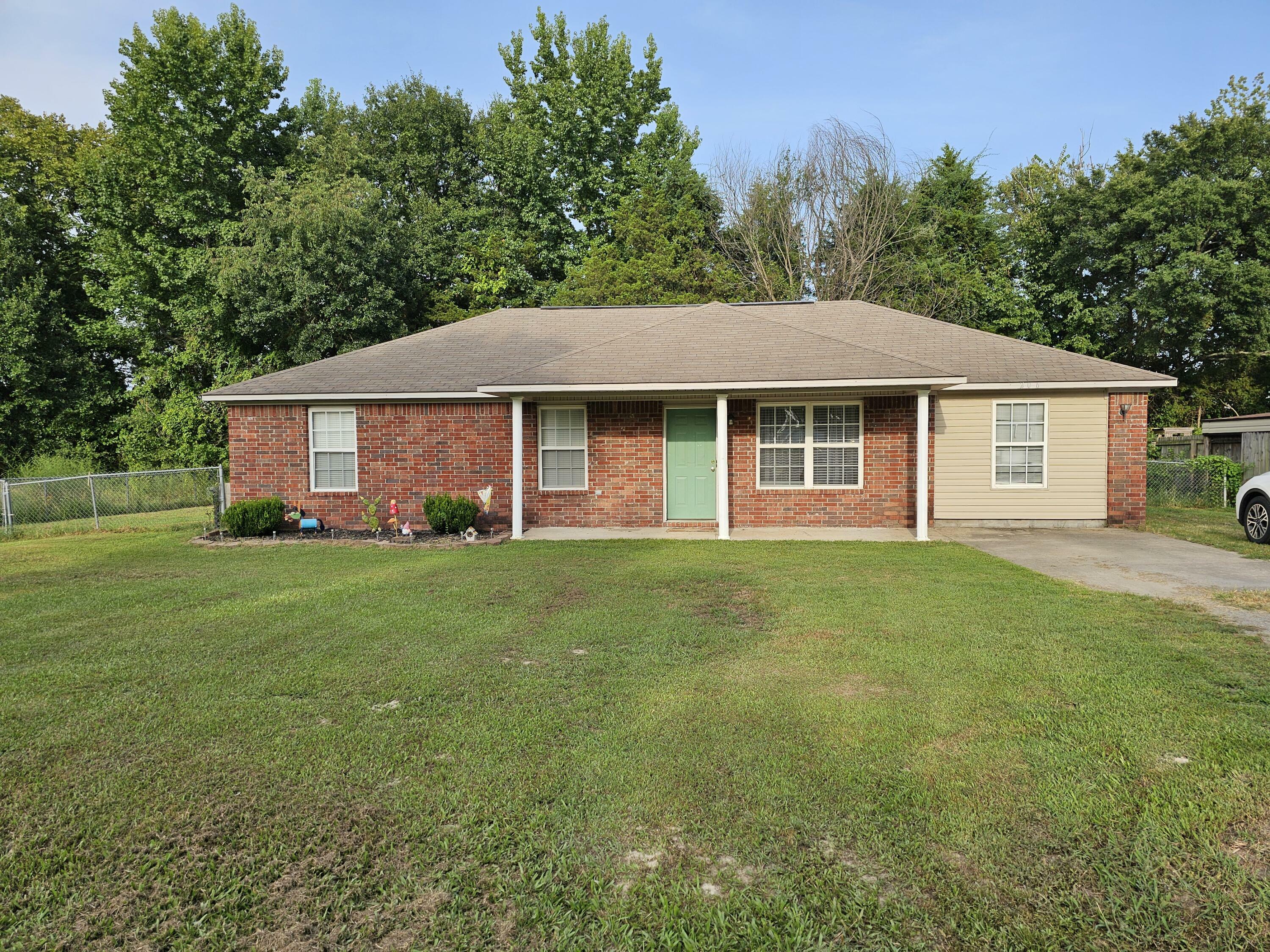 Property Photo: 206 N 31st Street AR 72929