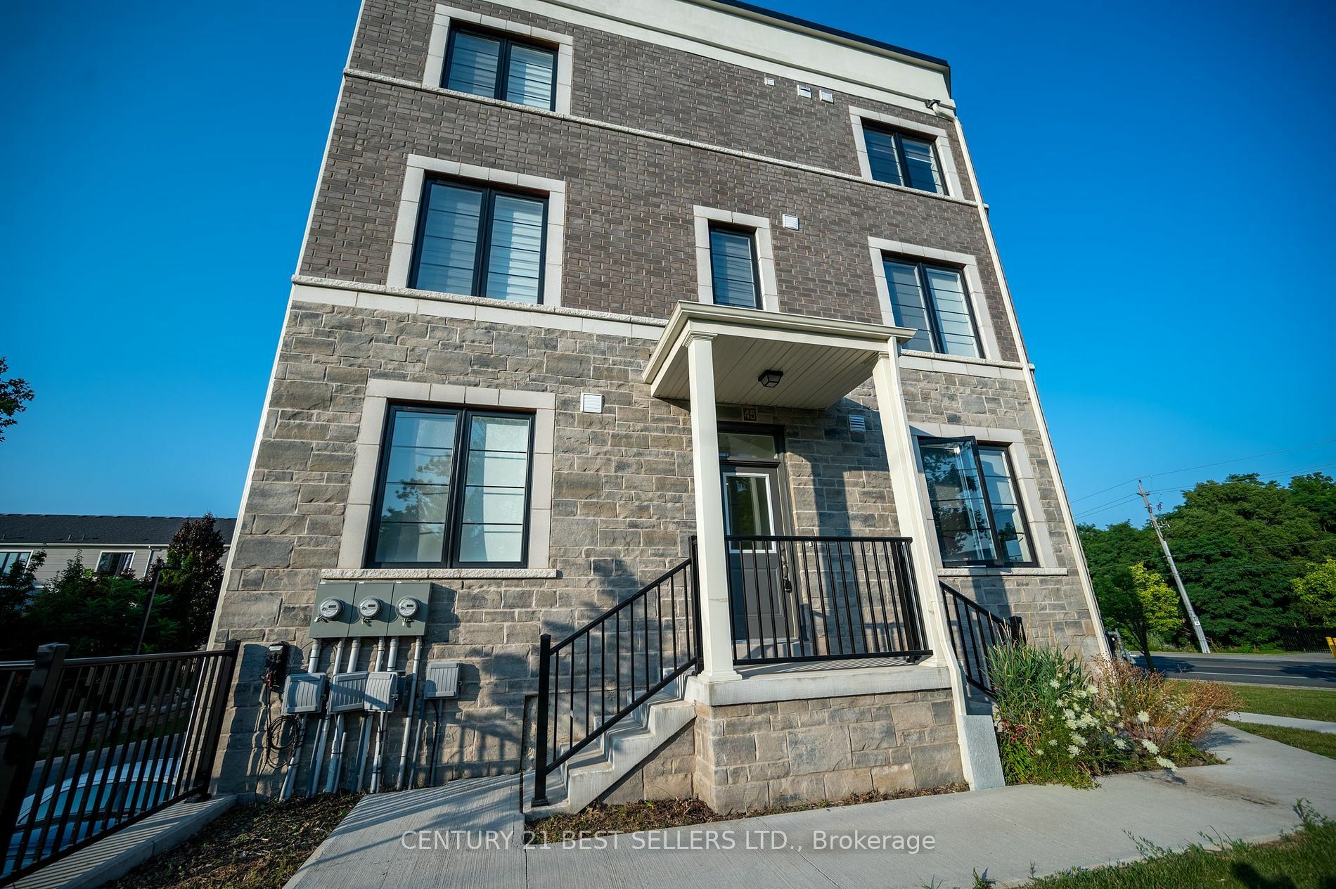 Property Photo:  383 Dundas St E 45  ON L0R 2H3 