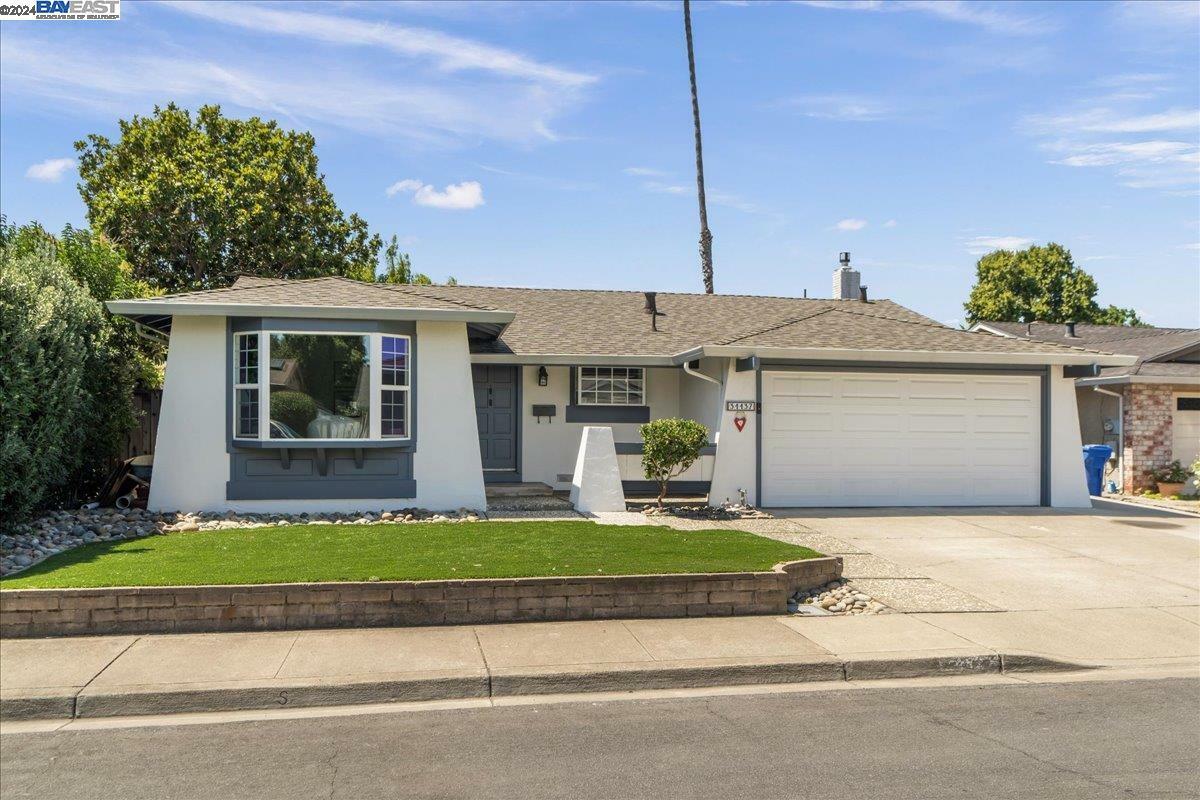 Property Photo: 34437 Montgomery Pl CA 94555