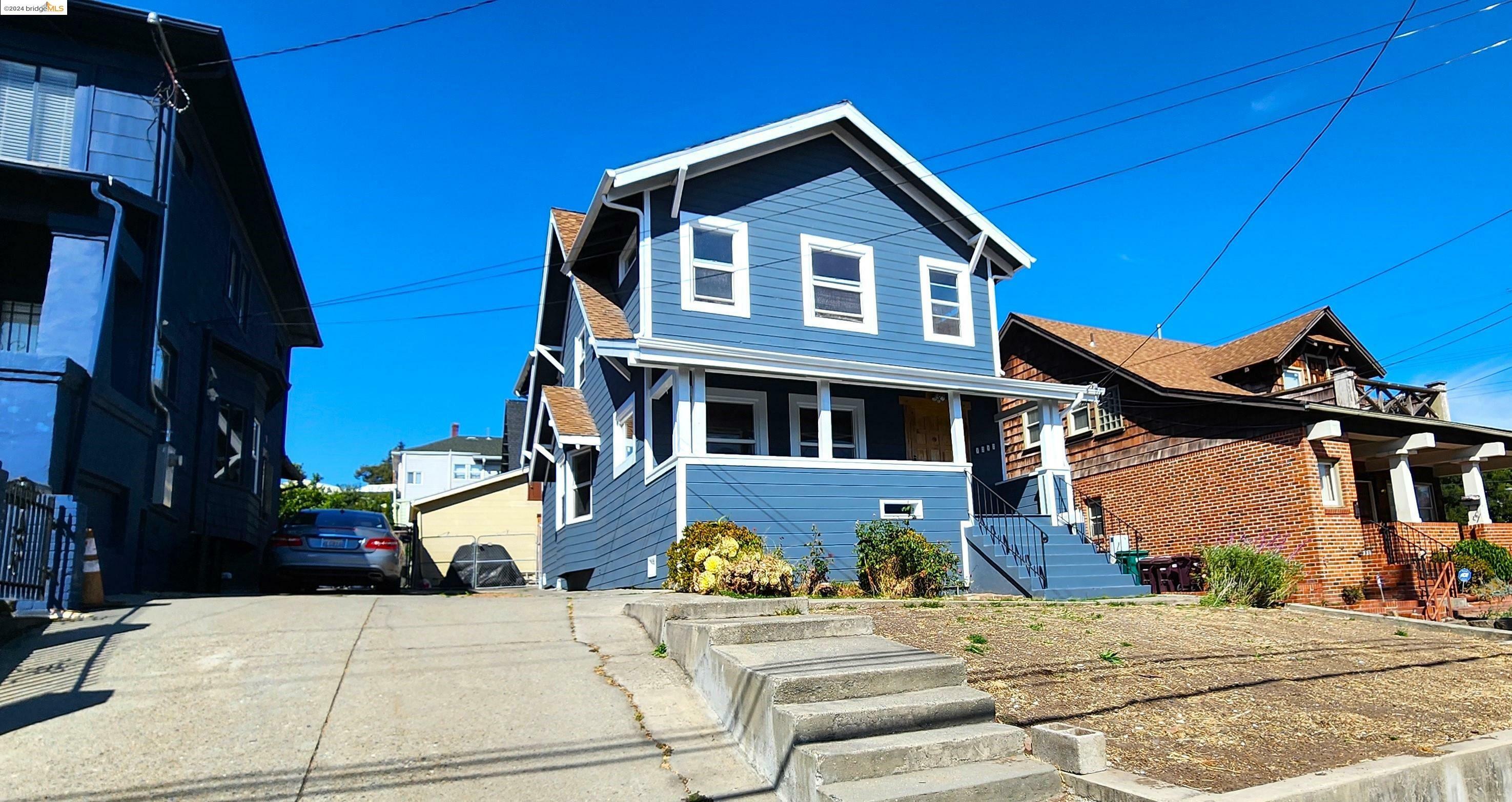 Property Photo:  1212 E 28th St  CA 94610 