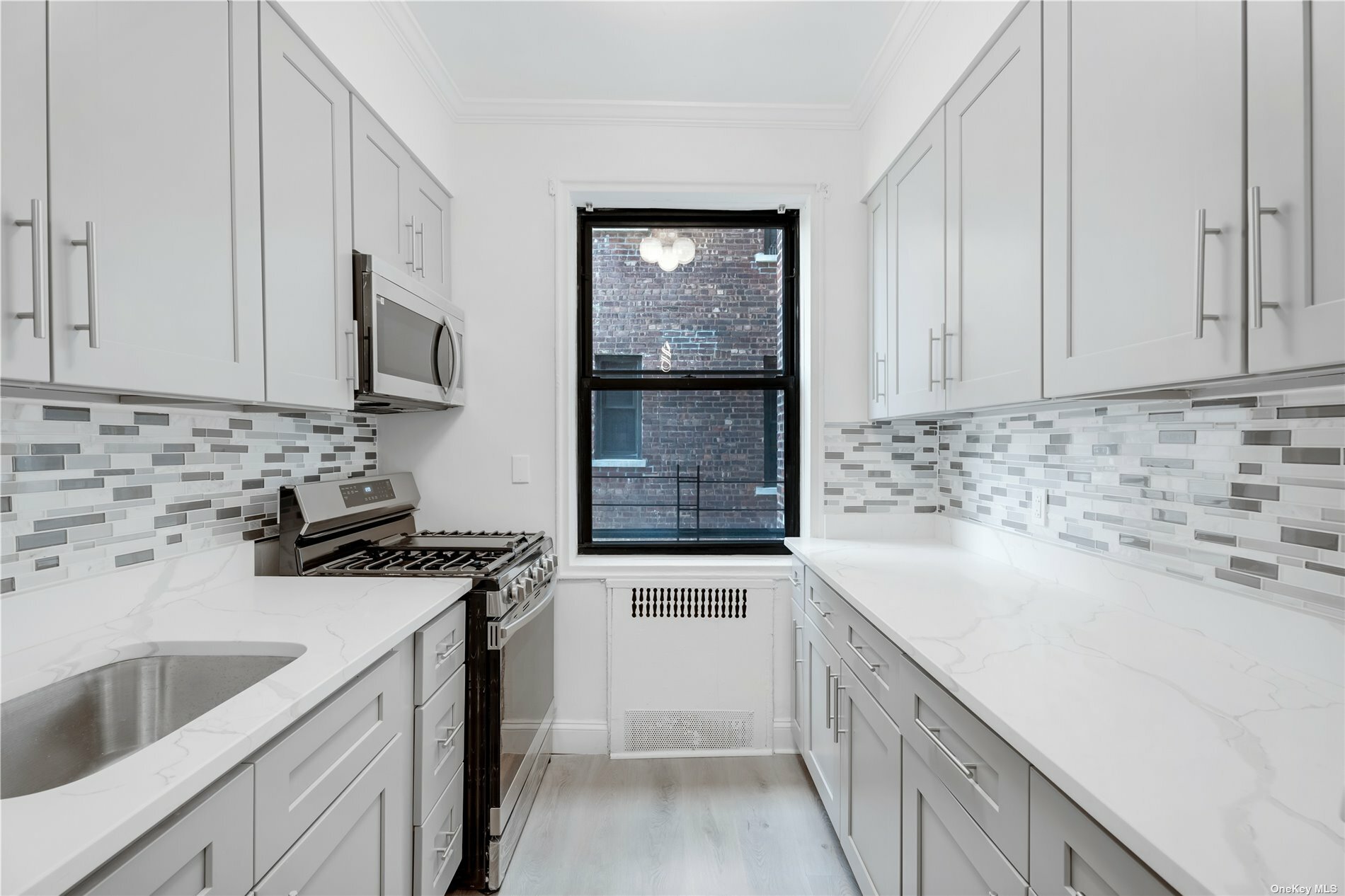 Property Photo:  811 Cortelyou Road 4F  NY 11218 