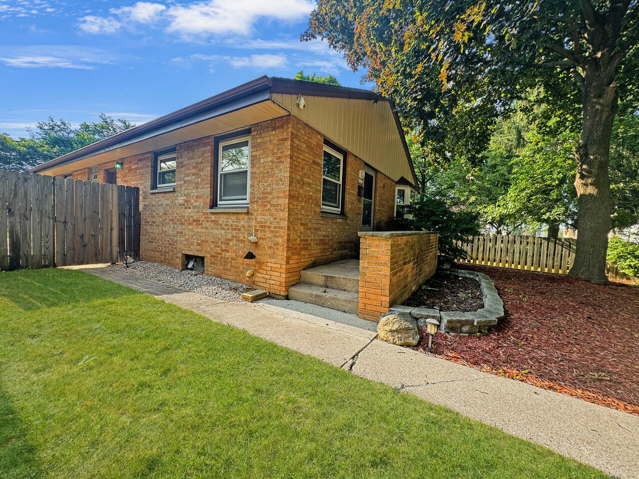 Property Photo:  4965 N 90th St  WI 53225 