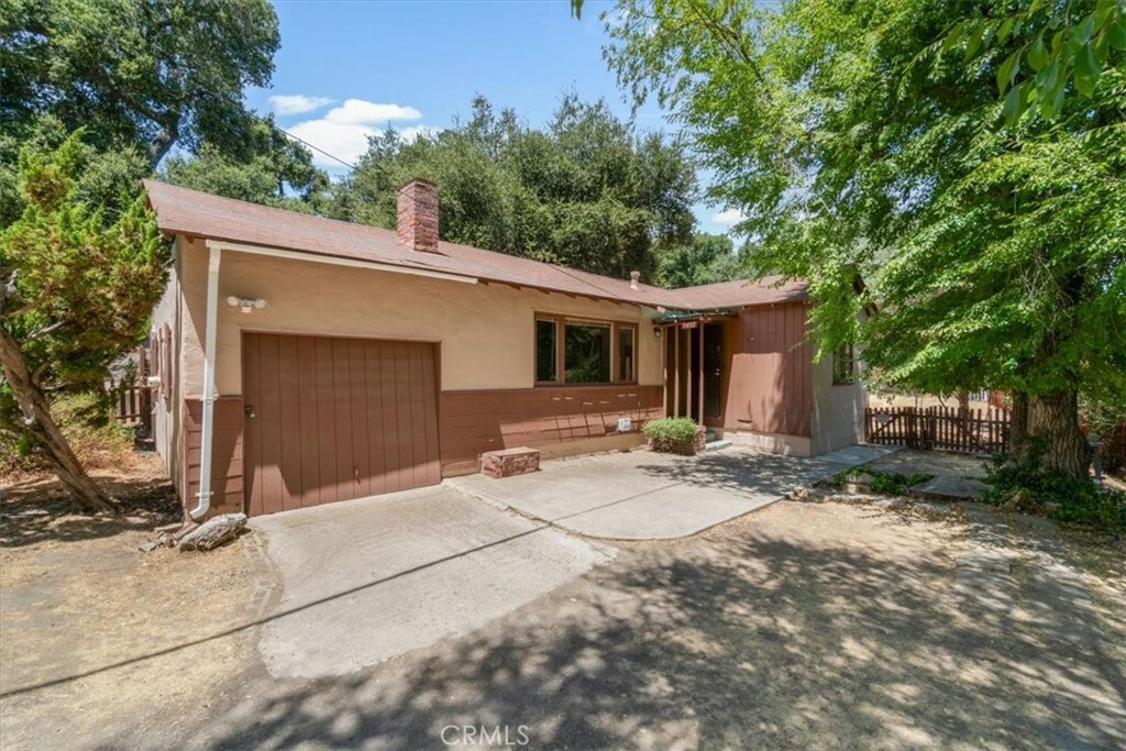 Property Photo:  5407 Fresno Avenue  CA 93422 