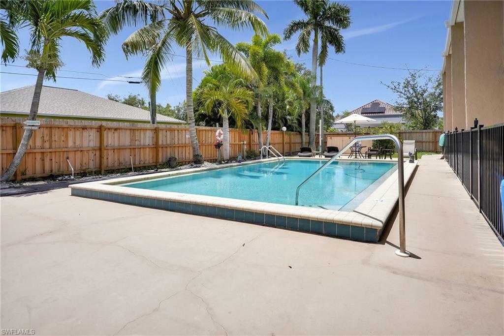 Property Photo:  1512 Cape Coral Pkwy W 102  FL 33914 