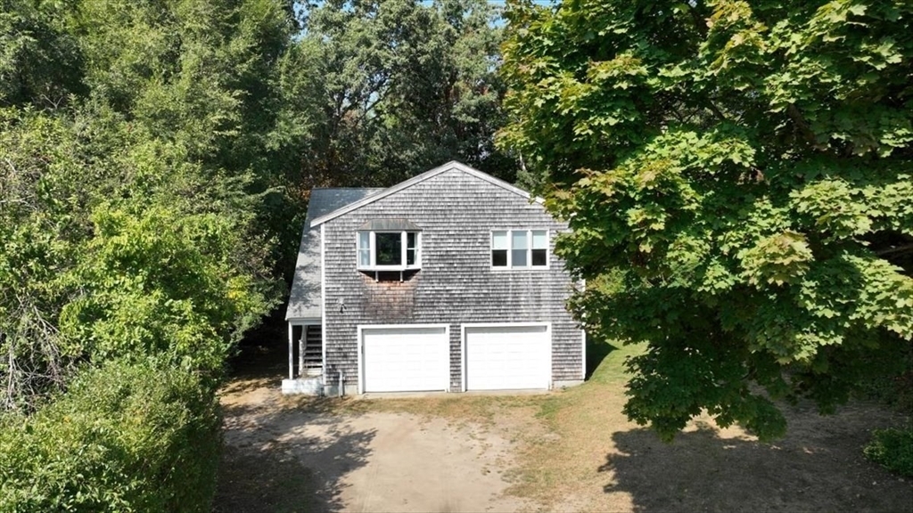 Property Photo:  32 Elm Ct 1  MA 02025 